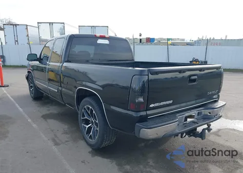 2005 Chevrolet Silverado 1500 Ls z USA, uszkodzony, nr VIN 2GCEC19V651205805